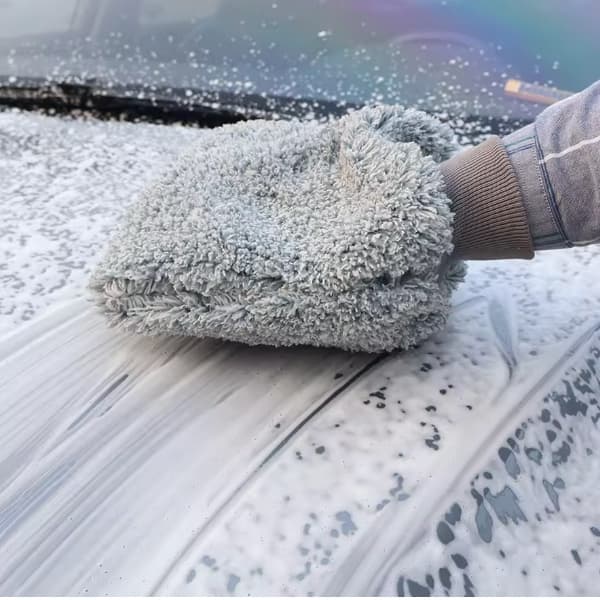 car wash glove cover -min Tips for Cleaning Car: Top 10 Pro Essential